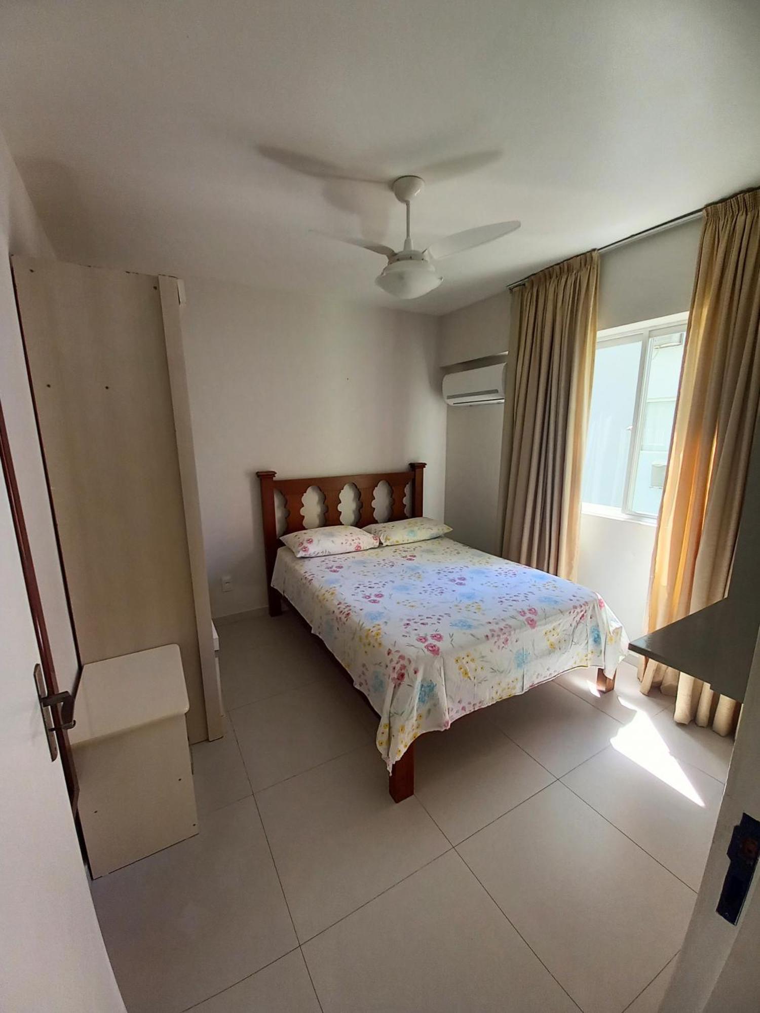 Apto 1 Em Bc, Vista Mar, Ar Condicionado Split No E Na Sala Apartamento *